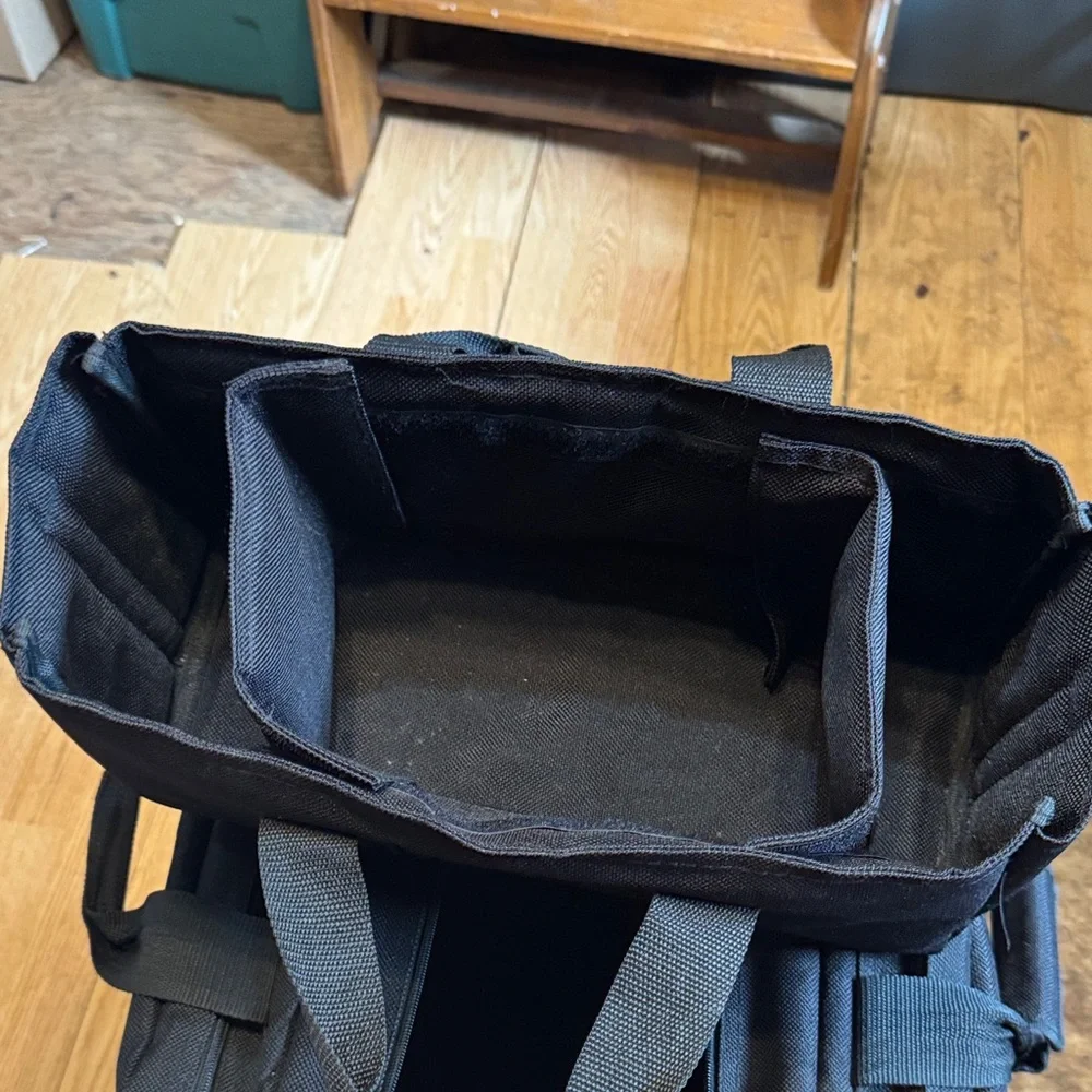 Black Storage duffle Gun Bag very spacious and a lots of space for everything